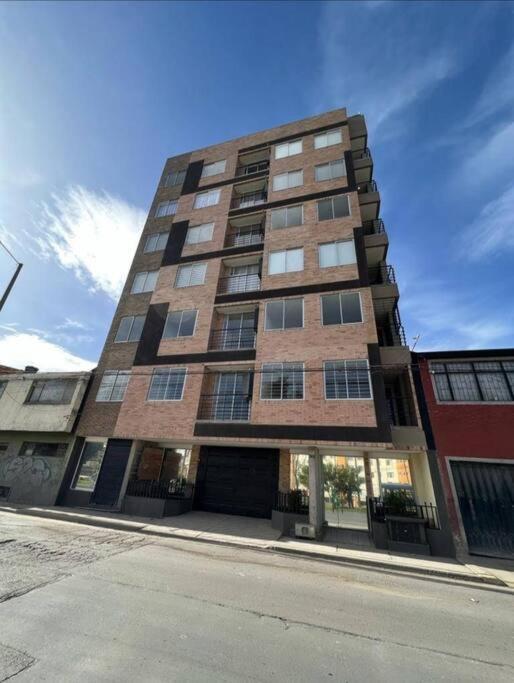 Apartamento Edificio Avanzzare T1-204 Con Ascensor Y Bogotá